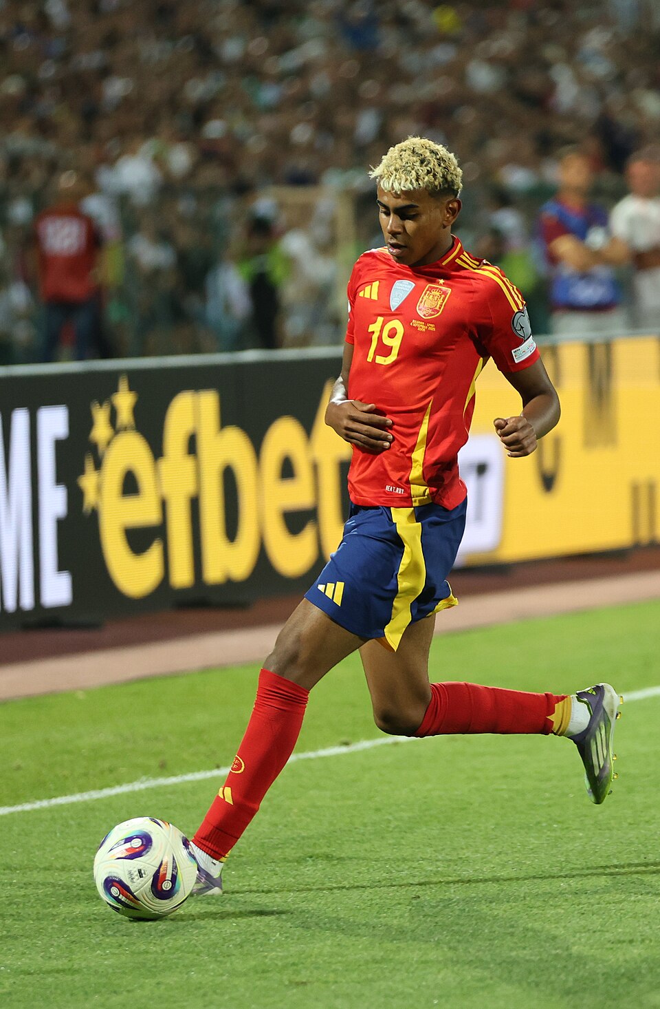 Lamine Yamal: Records & Early Career Compared to Messi and Ronaldo